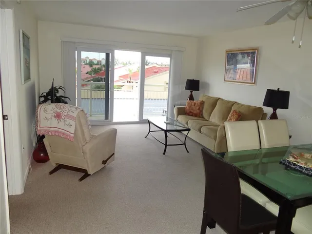 $1,750 | 4900 Brittany Drive South, Unit 305, St. Petersburg, FL 33715