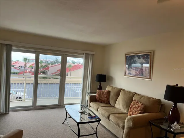 $1,750 | 4900 Brittany Drive South, Unit 305, St. Petersburg, FL 33715