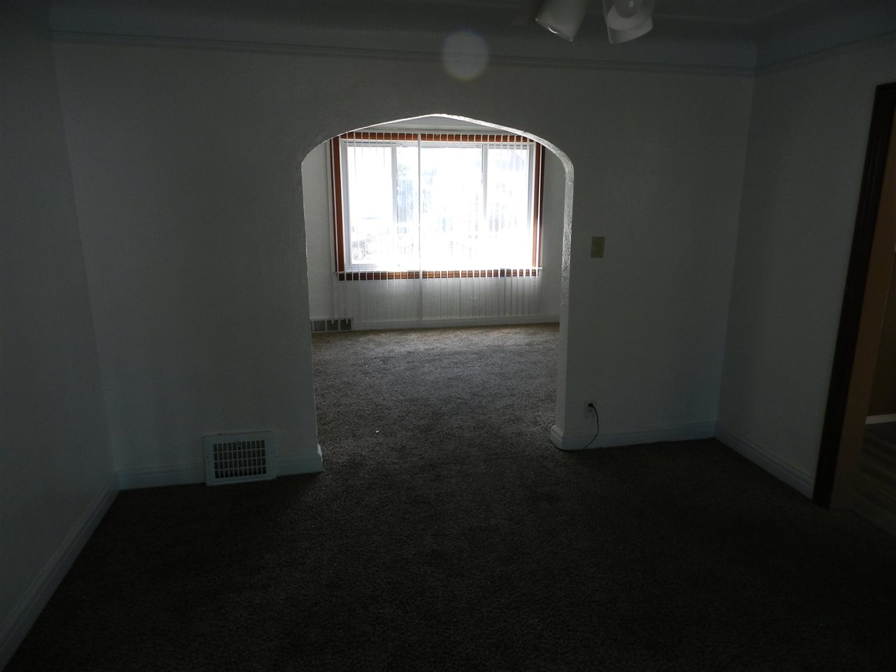 8211 Stephens Road Center Line, MI 48015 - Photo 47 of 50 50082683-48.JPG