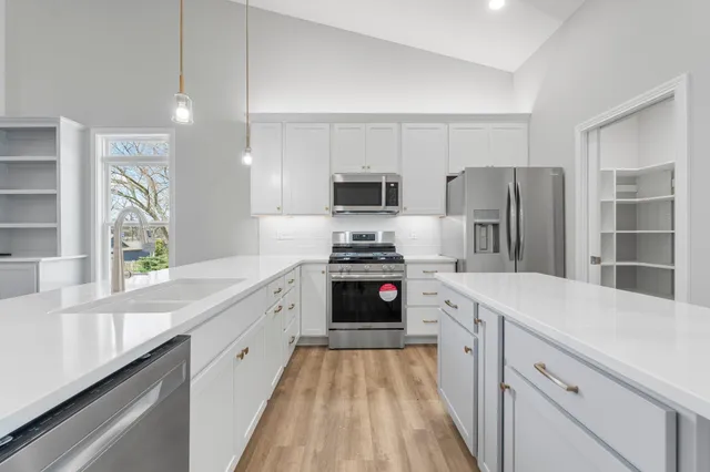 $489,900 | 20 Ln 520 Lake, Fremont, IN 46737