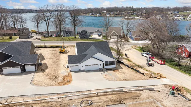 $489,900 | 20 Ln 520 Lake, Fremont, IN 46737