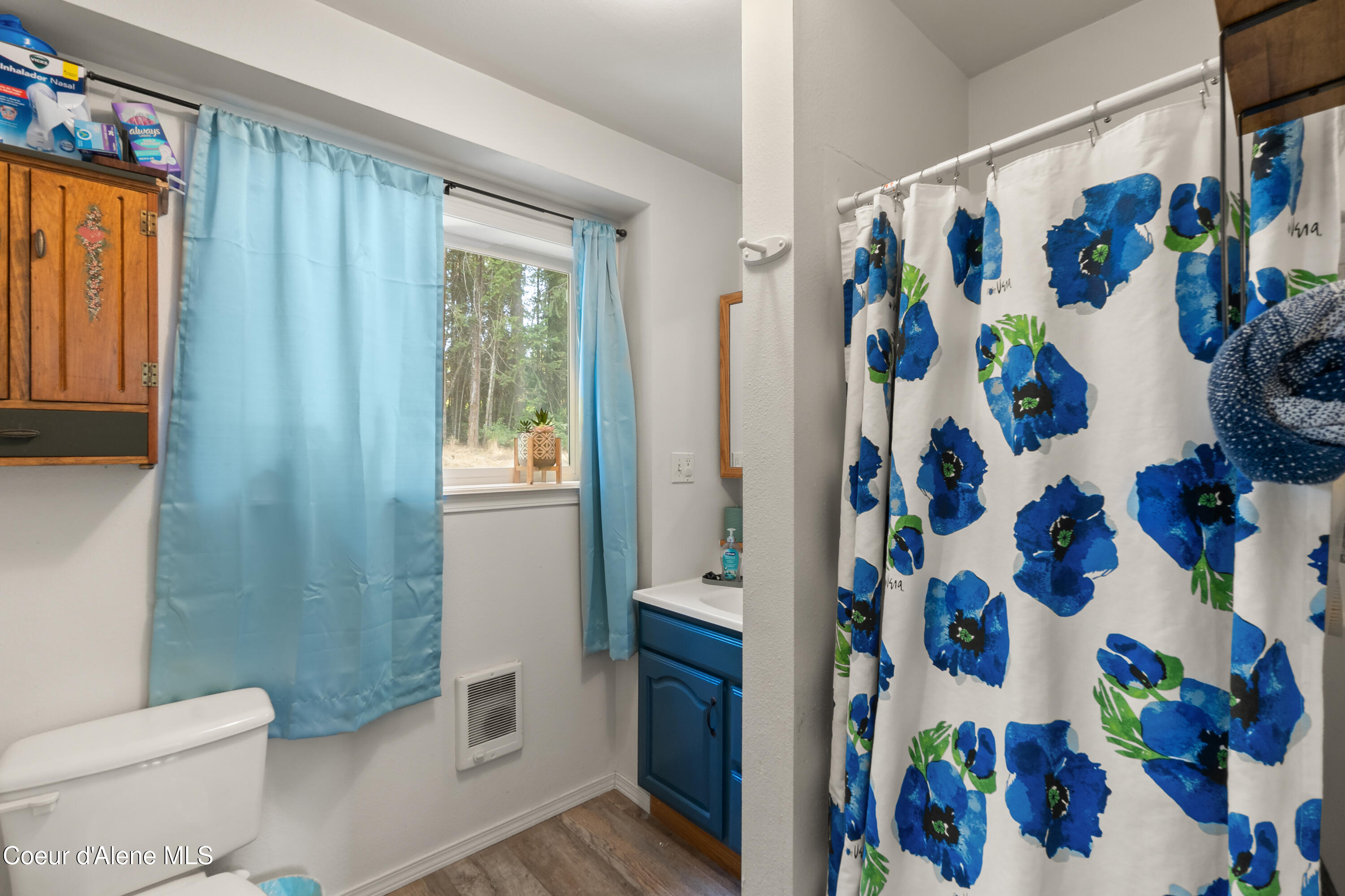 3167 South Sagle Road Sagle, ID 83860 - Photo 23 of 47 3167SSagleRd-BATHROOM