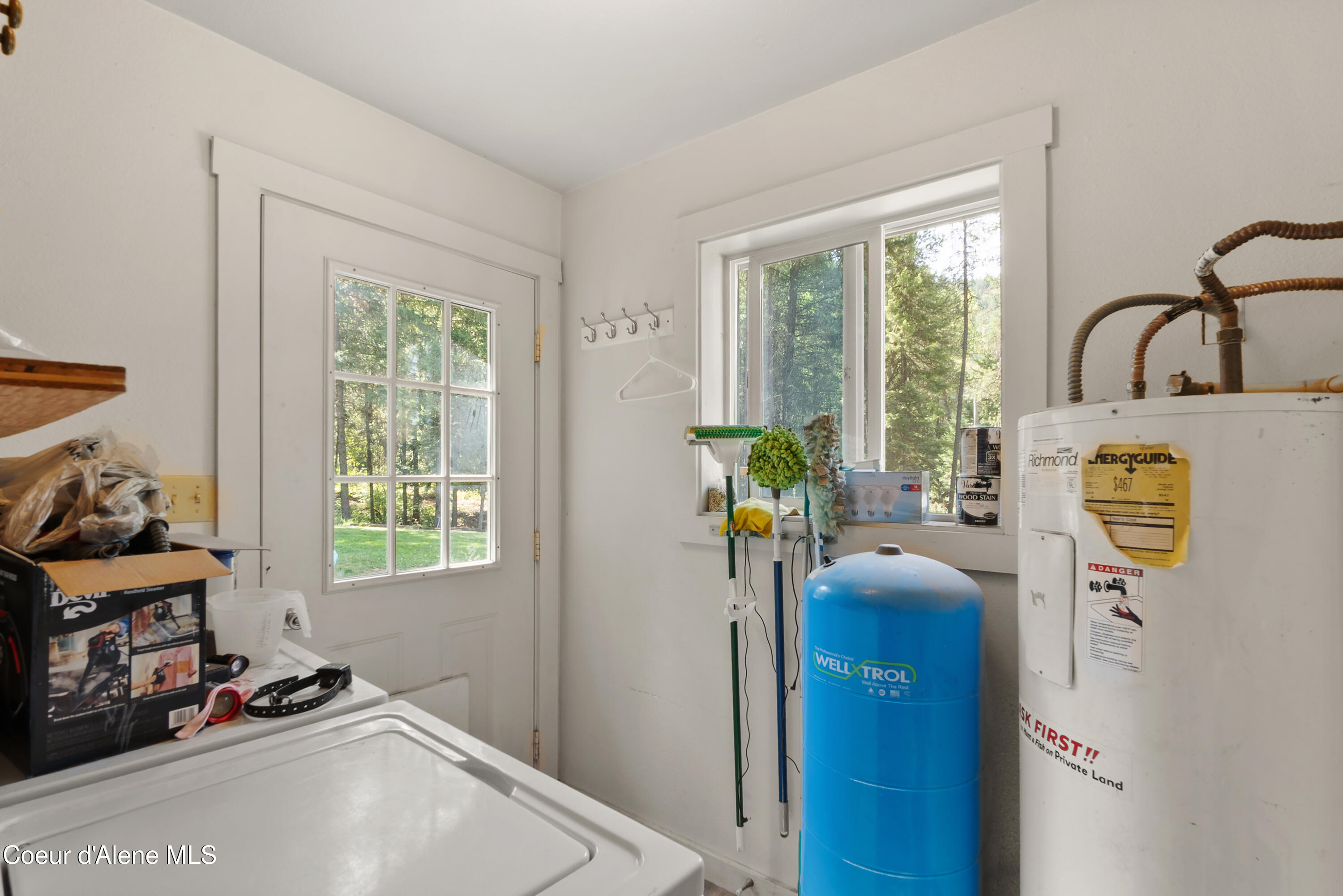 3167 South Sagle Road Sagle, ID 83860 - Photo 25 of 47 3167SSagleRd-LAUNDRY