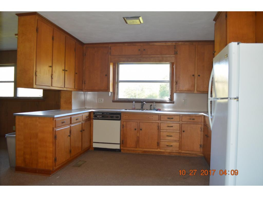 12115 Warrensburg Road Midway, TN 37809 - Photo 6 of 19 Plenty of cabinets in kitchen