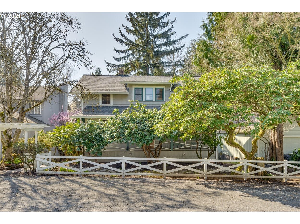 926 Southwest Dolph Street Portland, OR 97219 - Photo 1 of 29 Gallery Image 1