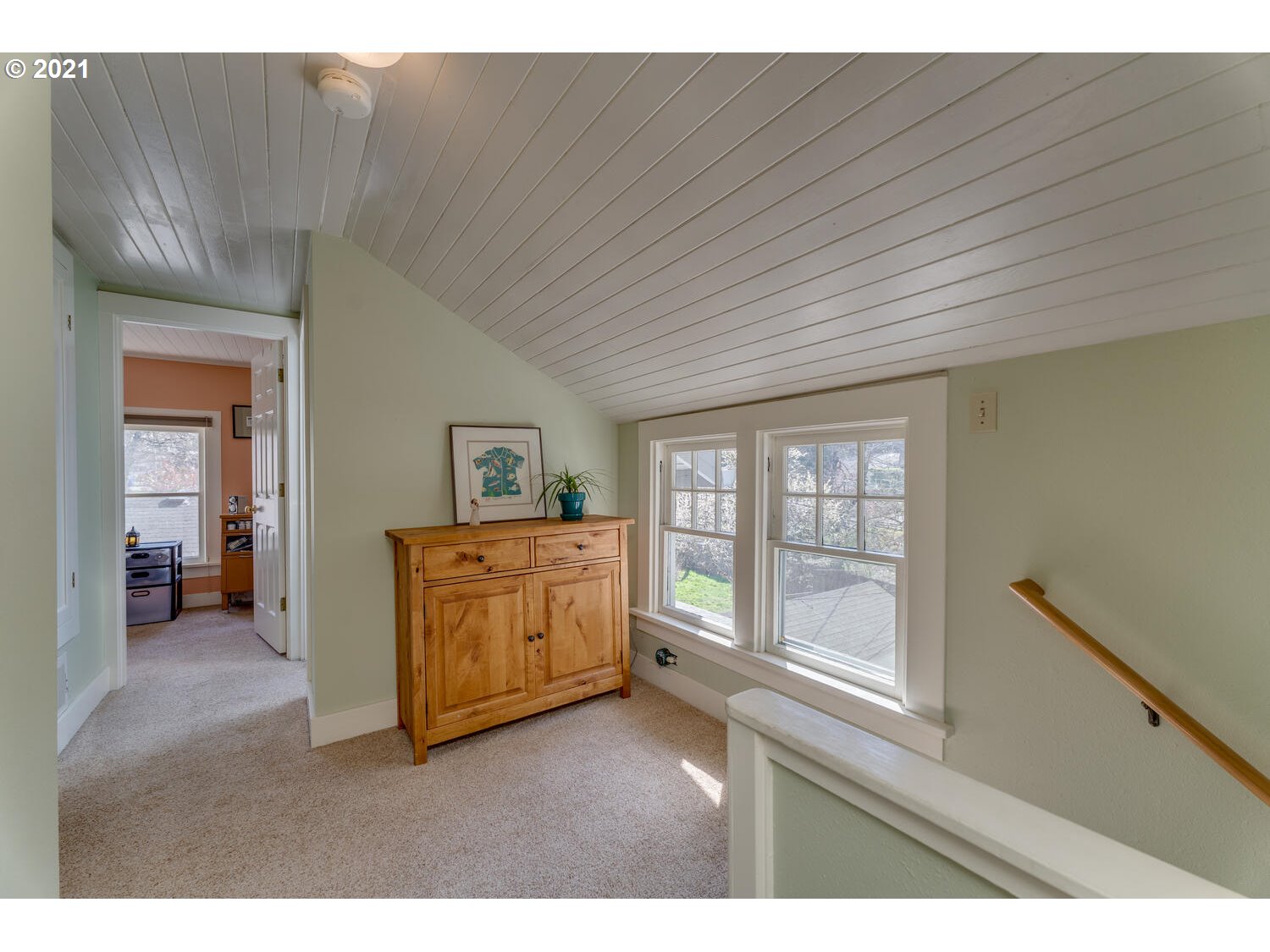 926 Southwest Dolph Street Portland, OR 97219 - Photo 15 of 29 Gallery Image 15