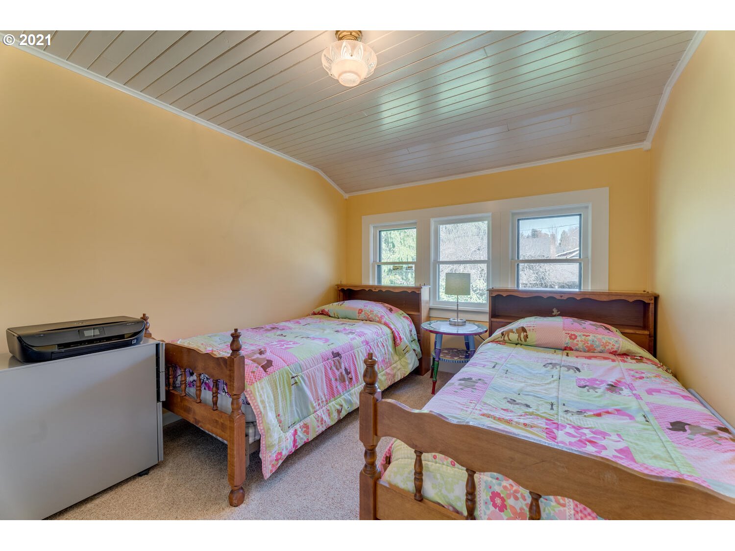 926 Southwest Dolph Street Portland, OR 97219 - Photo 18 of 29 Gallery Image 18