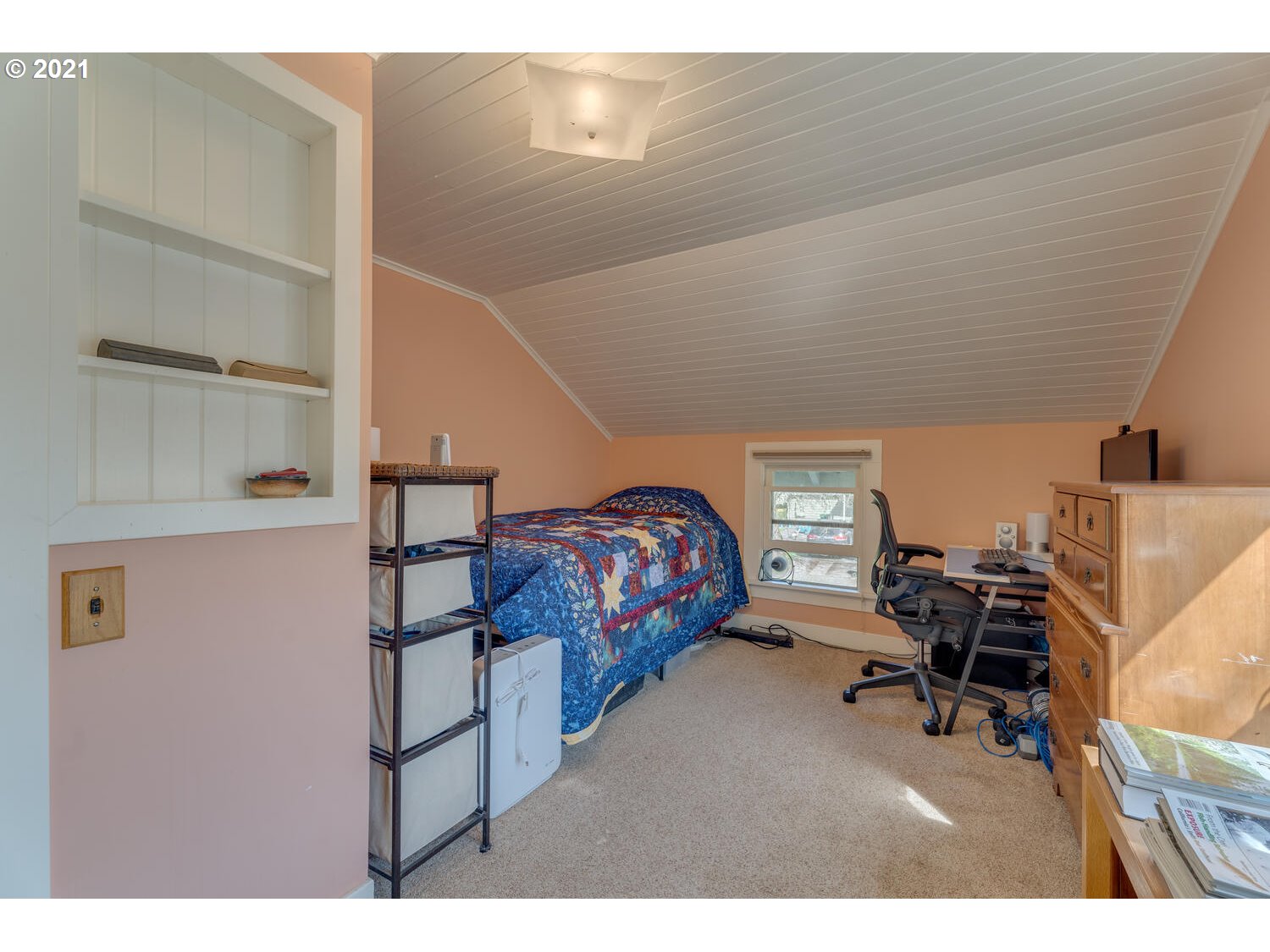 926 Southwest Dolph Street Portland, OR 97219 - Photo 19 of 29 Gallery Image 19