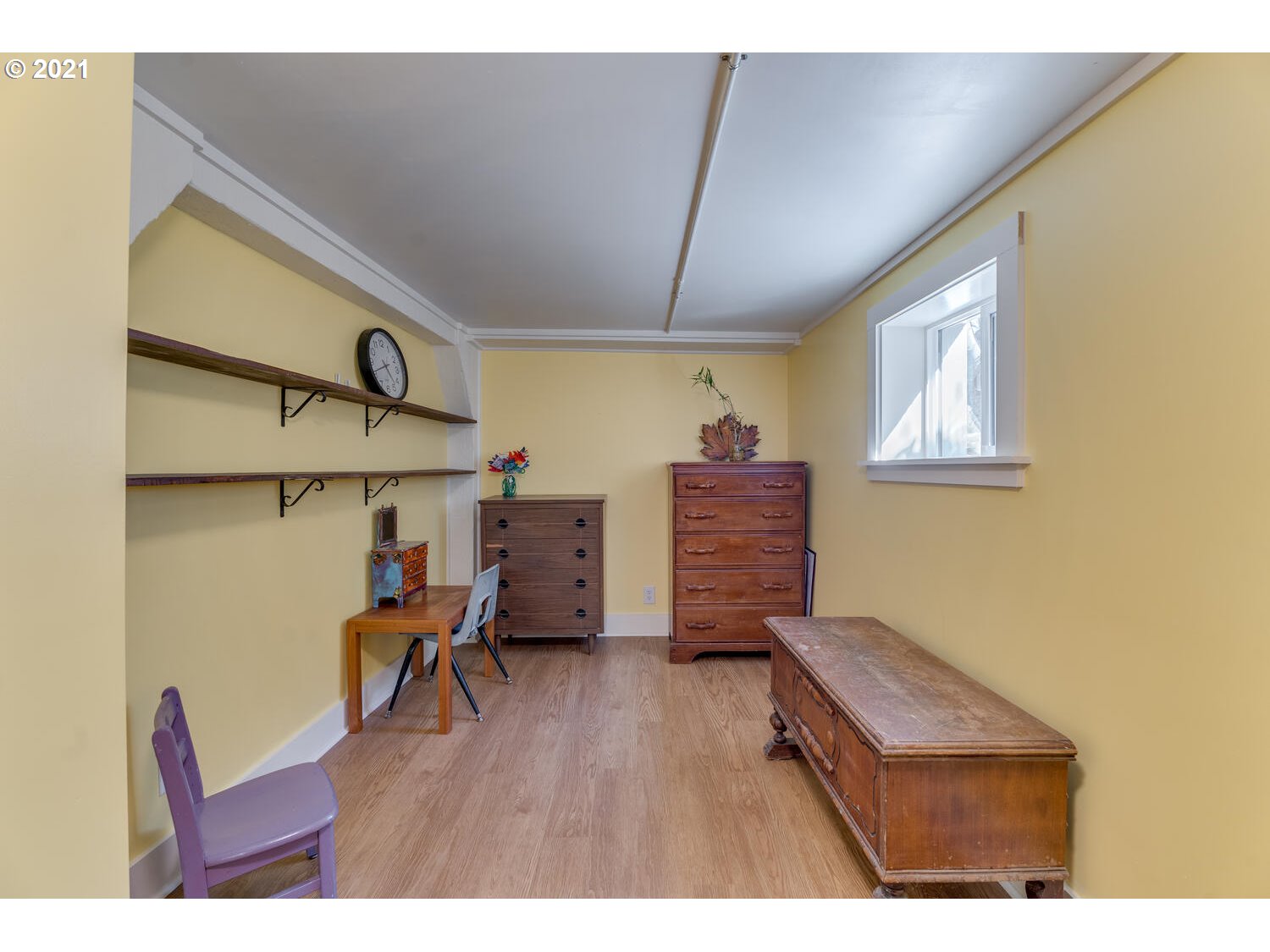 926 Southwest Dolph Street Portland, OR 97219 - Photo 21 of 29 Gallery Image 21