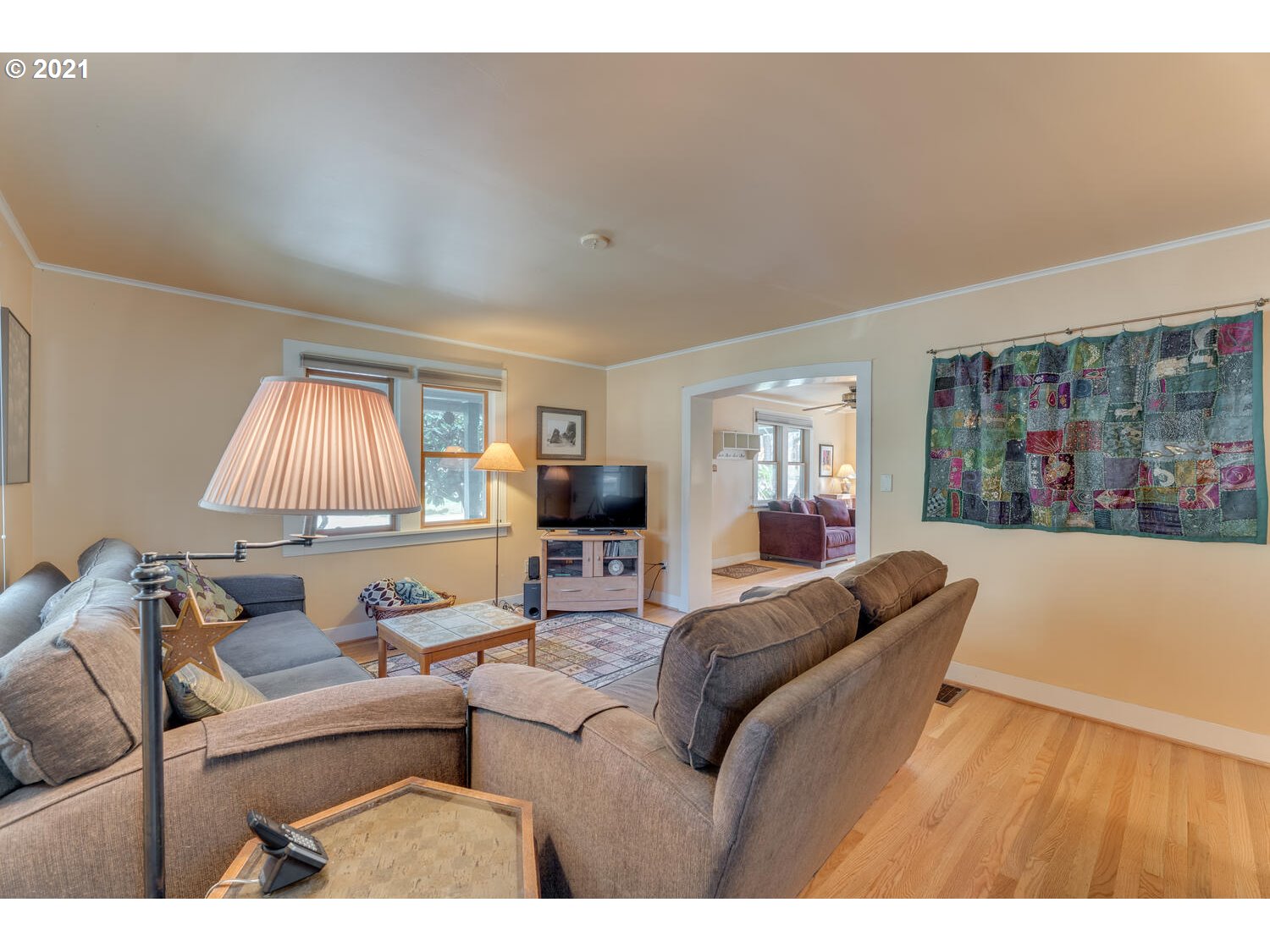 926 Southwest Dolph Street Portland, OR 97219 - Photo 7 of 29 Gallery Image 7