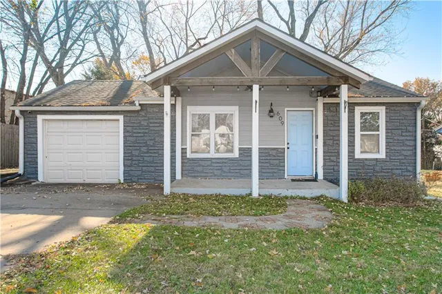 $180,000 | 609 Northeast 76th Terrace, Gladstone, MO 64118