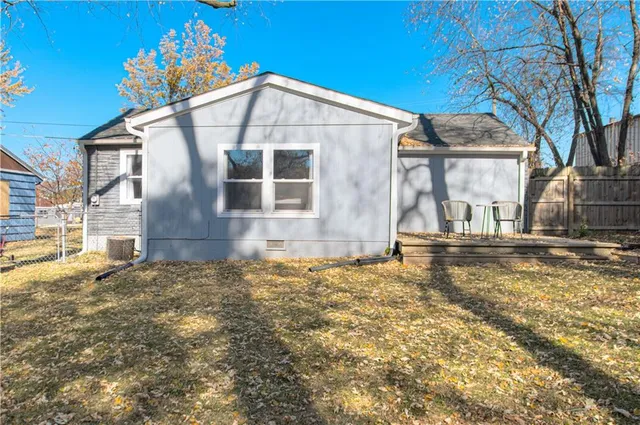 $180,000 | 609 Northeast 76th Terrace, Gladstone, MO 64118