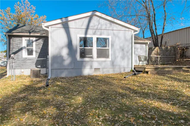 $180,000 | 609 Northeast 76th Terrace, Gladstone, MO 64118