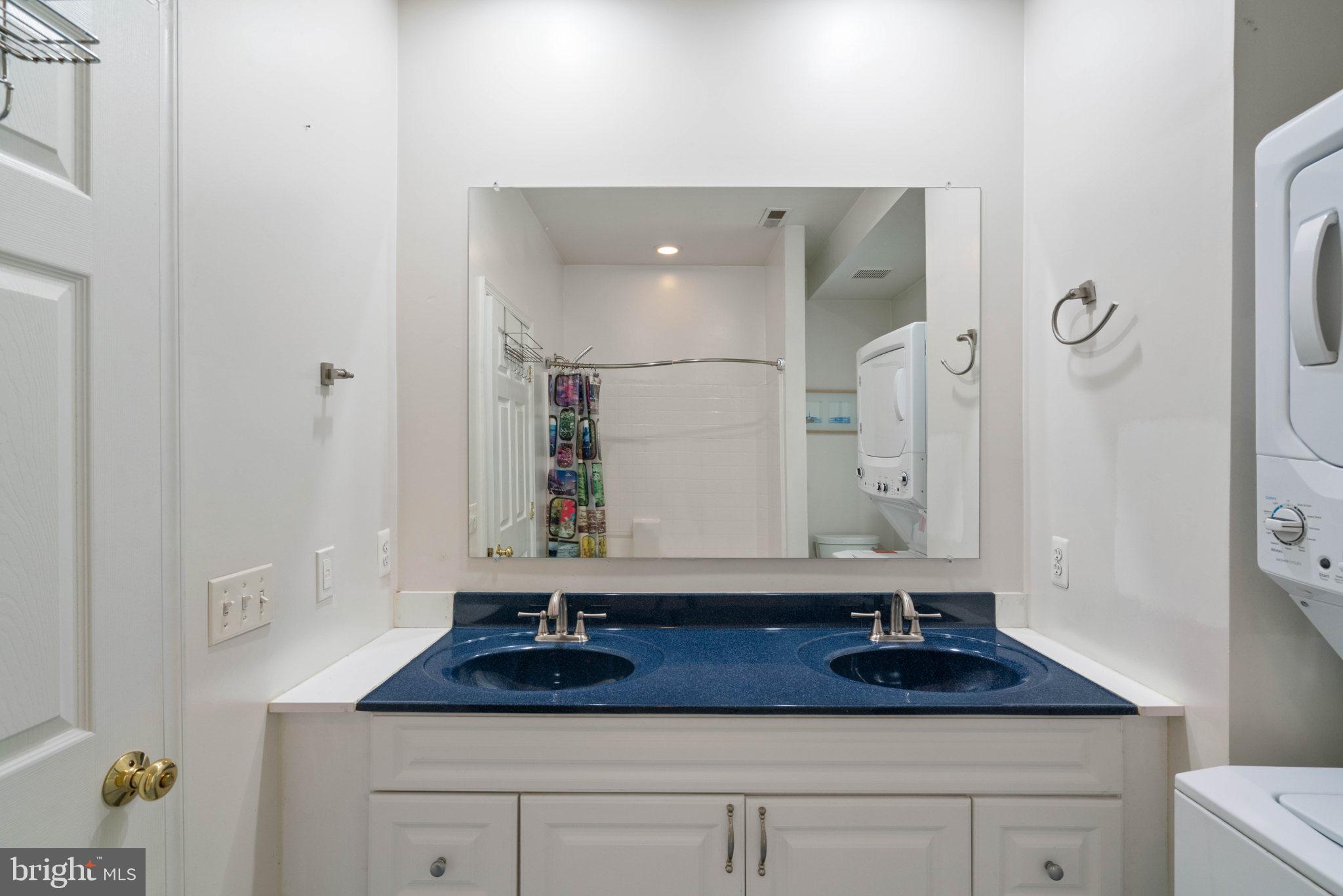 4512 Gage Road Alexandria, VA 22309 - Photo 23 of 69 Spacious Upper-Level Hallway Bath w/double vanity