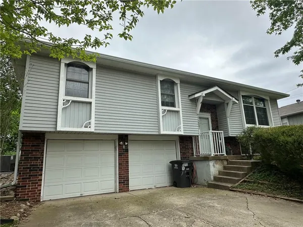 $195,000 | 17207 East 6th Terrace Court North, Independence, MO 64056
