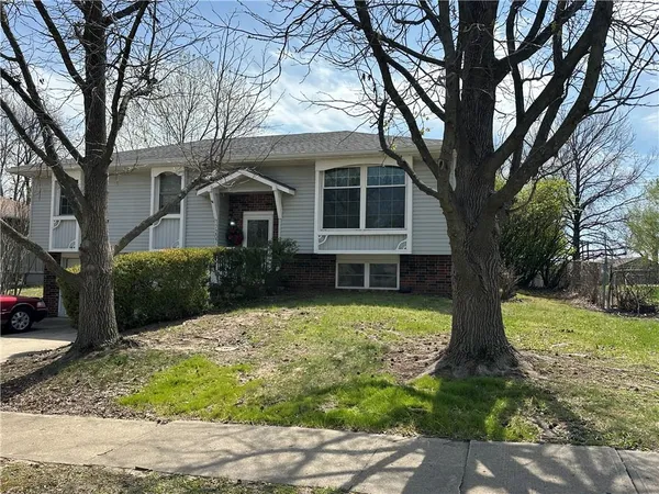 $195,000 | 17207 East 6th Terrace Court North, Independence, MO 64056