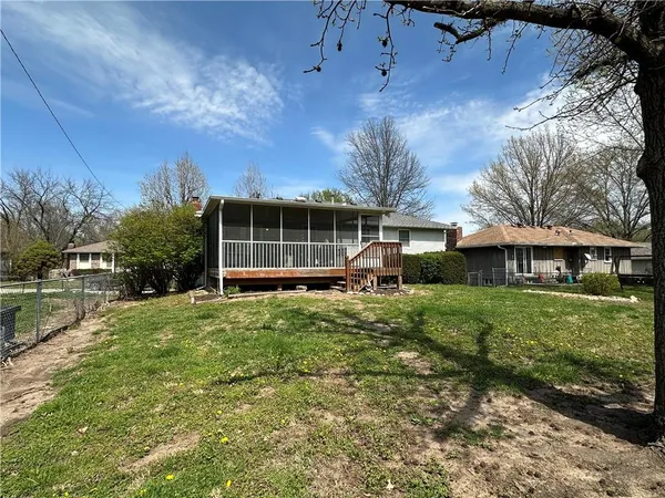 $195,000 | 17207 East 6th Terrace Court North, Independence, MO 64056