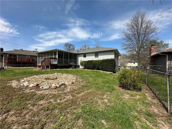 $195,000 | 17207 East 6th Terrace Court North, Independence, MO 64056