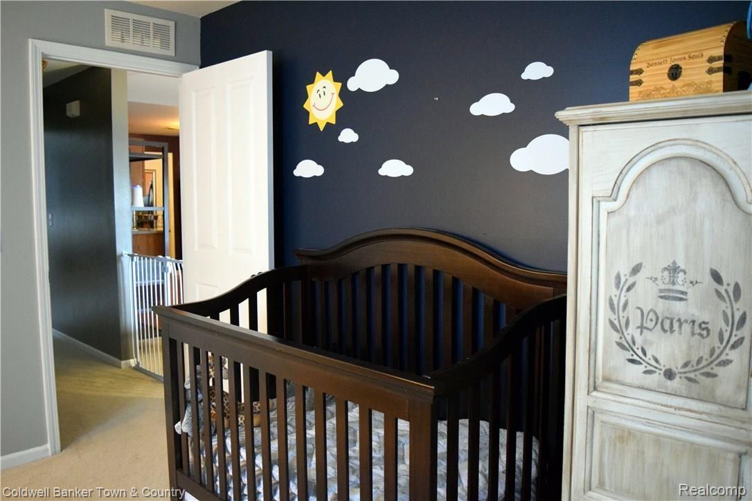 4203 Hampton Ridge Boulevard Howell, MI 48843 - Photo 14 of 17 Bedroom2.jpg