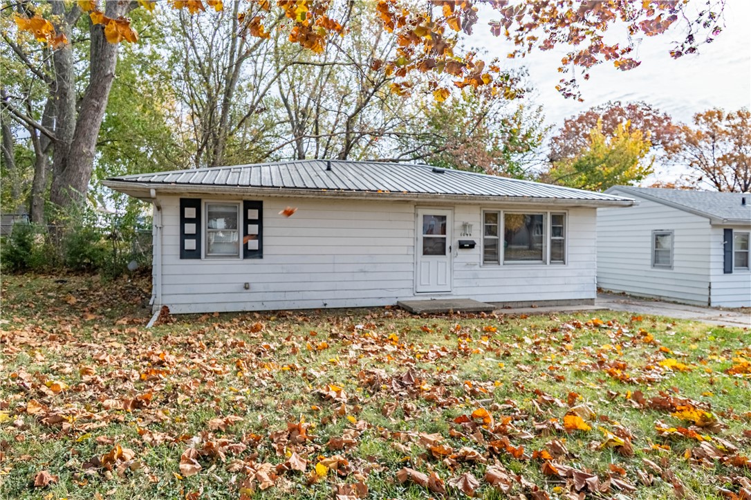 1048 North Dennis Avenue Decatur, IL 62522 - Photo 2 of 14 Gallery Image 2