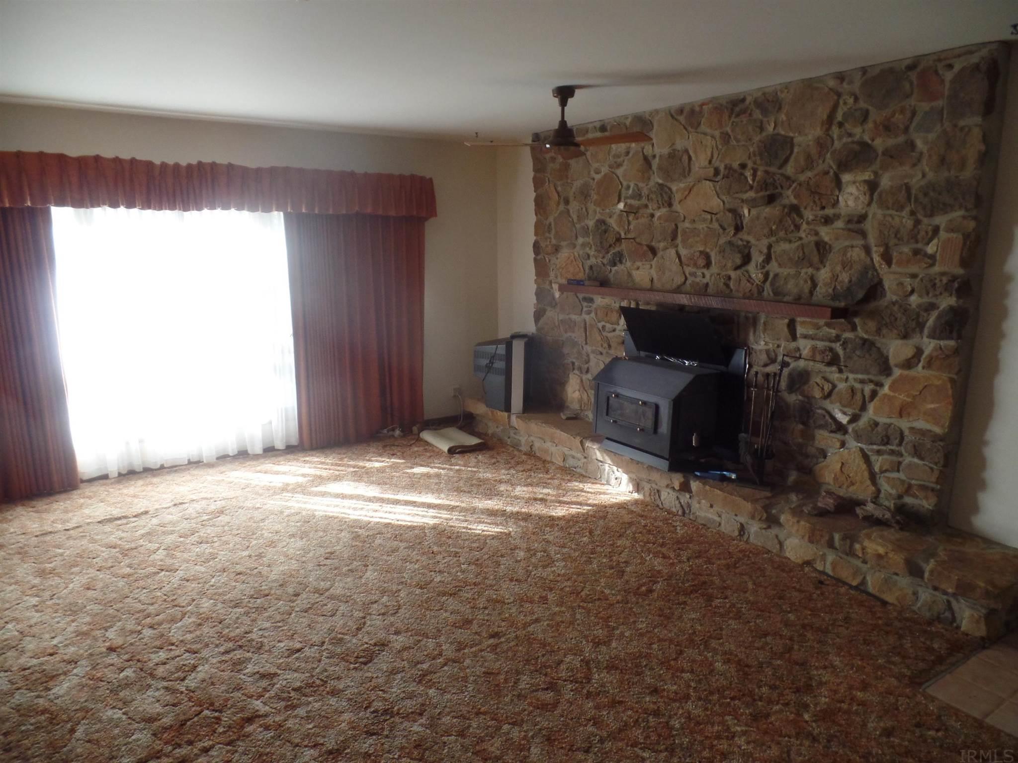 6895 South Doans Road Bloomfield, IN 47424 - Photo 2 of 29 Gallery Image 2