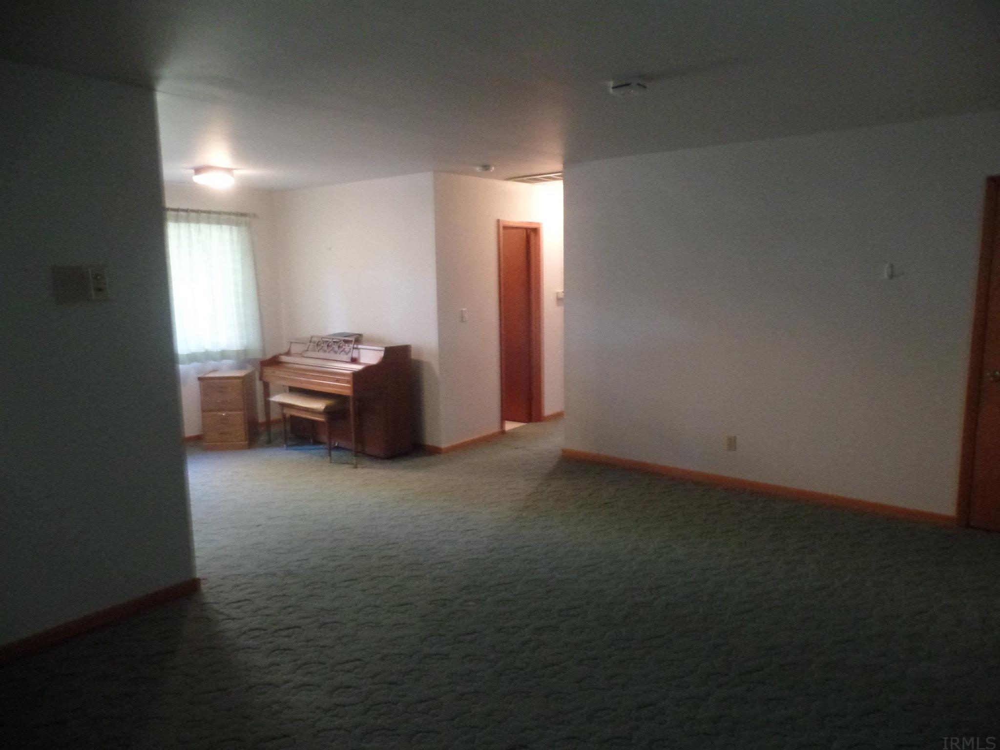 6895 South Doans Road Bloomfield, IN 47424 - Photo 5 of 29 Gallery Image 5