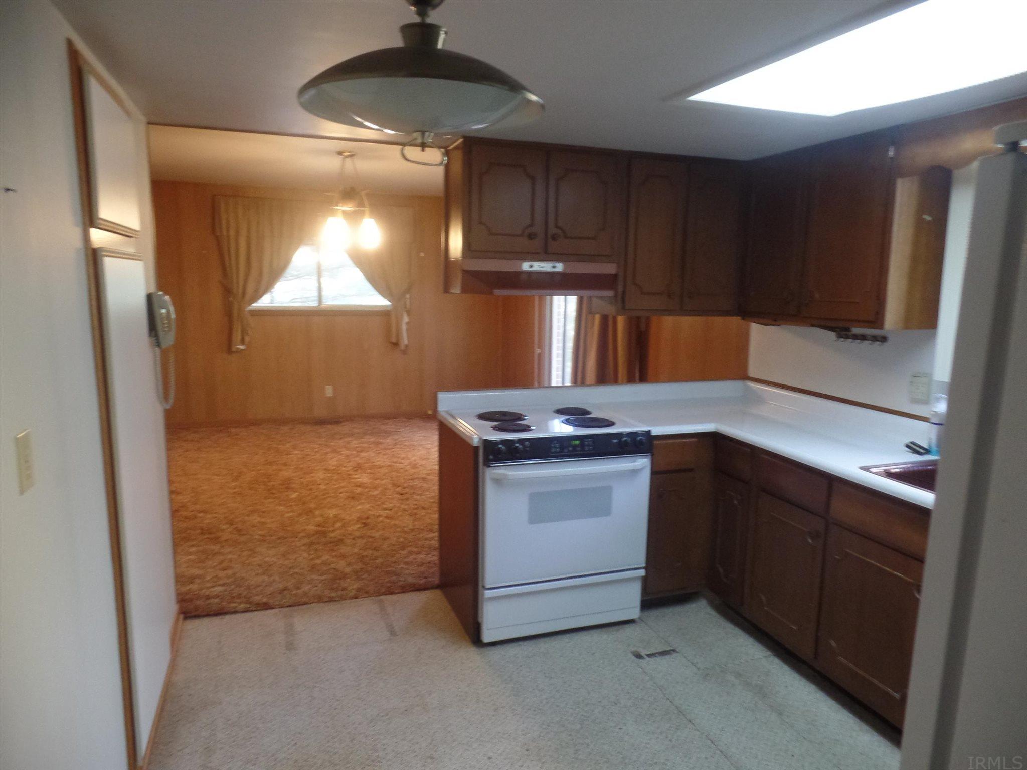 6895 South Doans Road Bloomfield, IN 47424 - Photo 9 of 29 Gallery Image 9