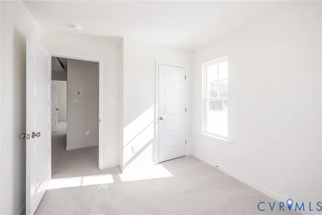 a picture of a rug and a picture on the wall