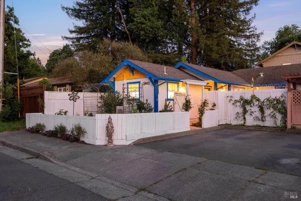 $575,000 | 9011 Donald Street, Graton, CA 95444