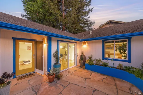 $575,000 | 9011 Donald Street, Graton, CA 95444