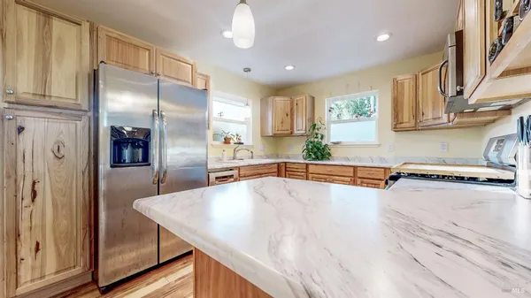 $575,000 | 9011 Donald Street, Graton, CA 95444