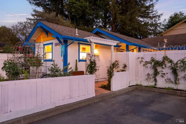 $575,000 | 9011 Donald Street, Graton, CA 95444