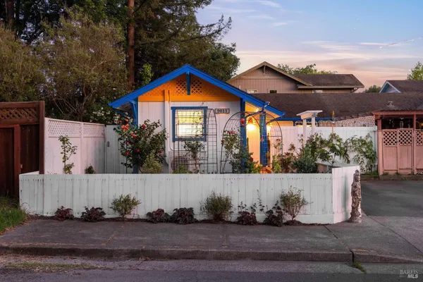 $575,000 | 9011 Donald Street, Graton, CA 95444