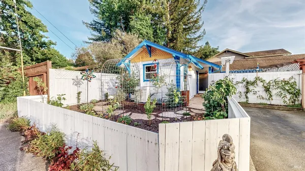 $575,000 | 9011 Donald Street, Graton, CA 95444