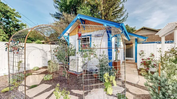 $575,000 | 9011 Donald Street, Graton, CA 95444