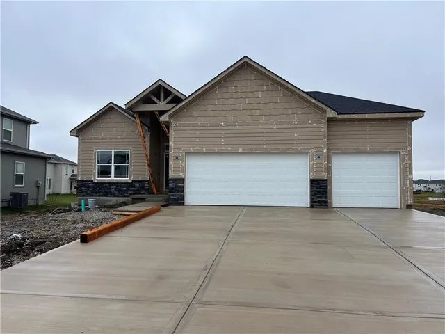$639,900 | 16928 South Brentwood Street, Olathe, KS 66062