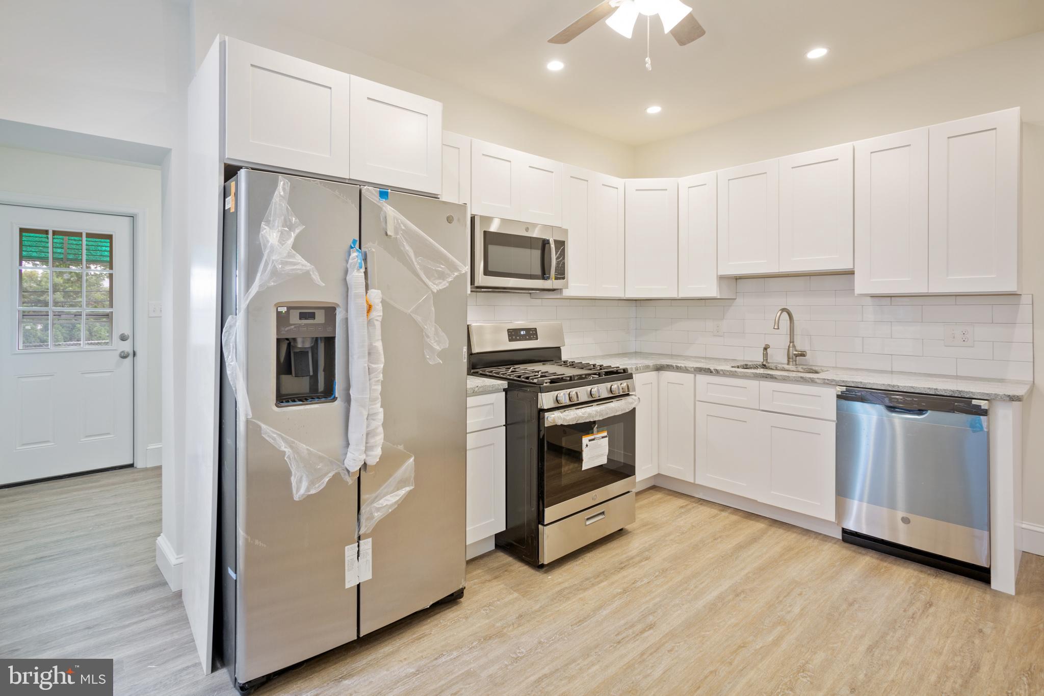 411 Rector Street Philadelphia, PA 19128 - Photo 3 of 35 Gallery Image 3