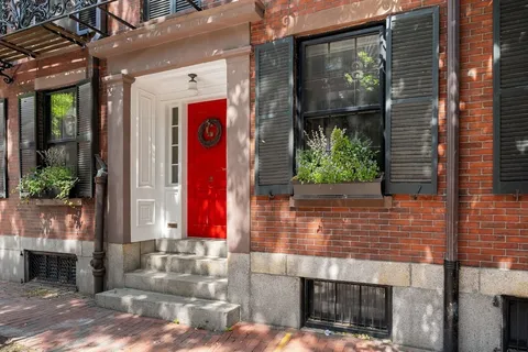 $6,250,000 | 15 West Cedar Street, Boston, MA 02108