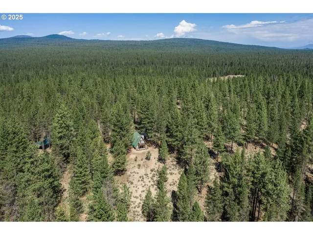 a view of an outdoor space and a yard