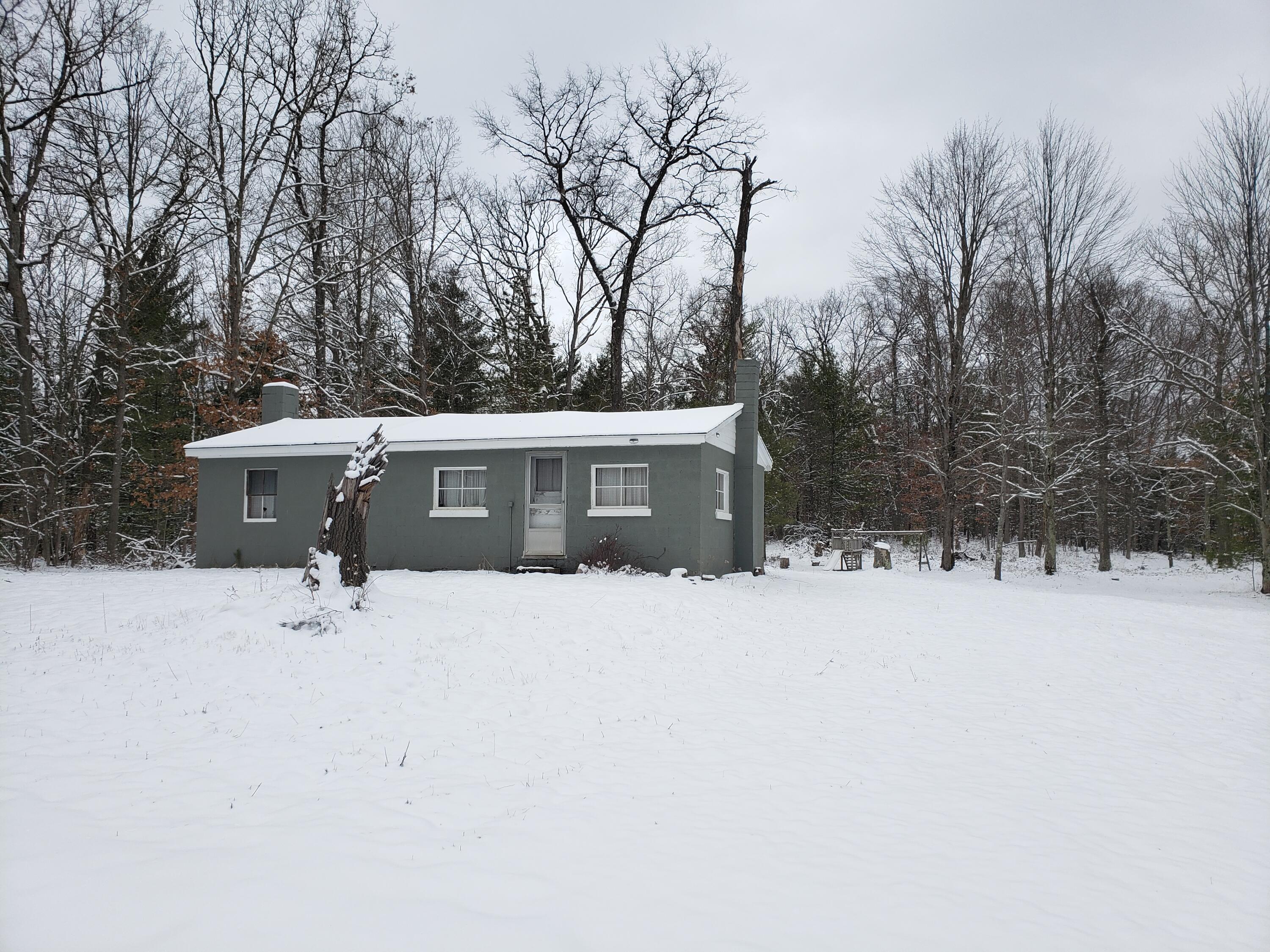 5301 West 16 Mile Road Baldwin, MI 49304 - Photo 4 of 28 20230313_153641
