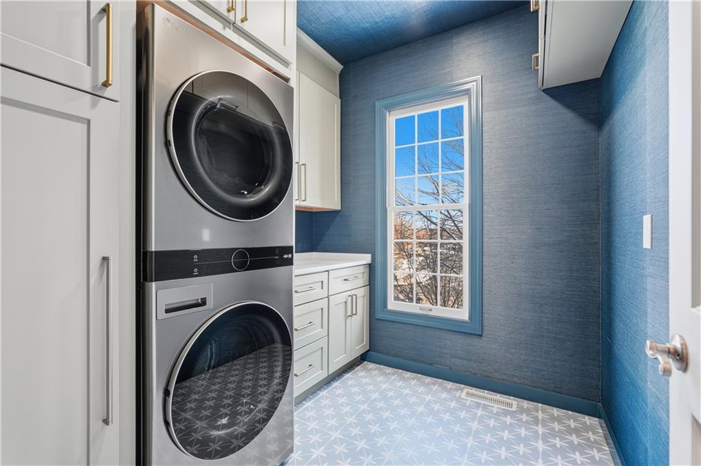 2017 Condor Lane Gibsonia, PA 15044 - Photo 21 of 49 a view of livingroom with washer and dryer