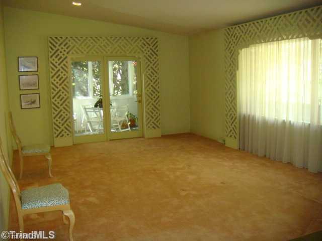 340 Robin Road Mount Airy, NC 27030 - Photo 6 of 16 Living Room.
