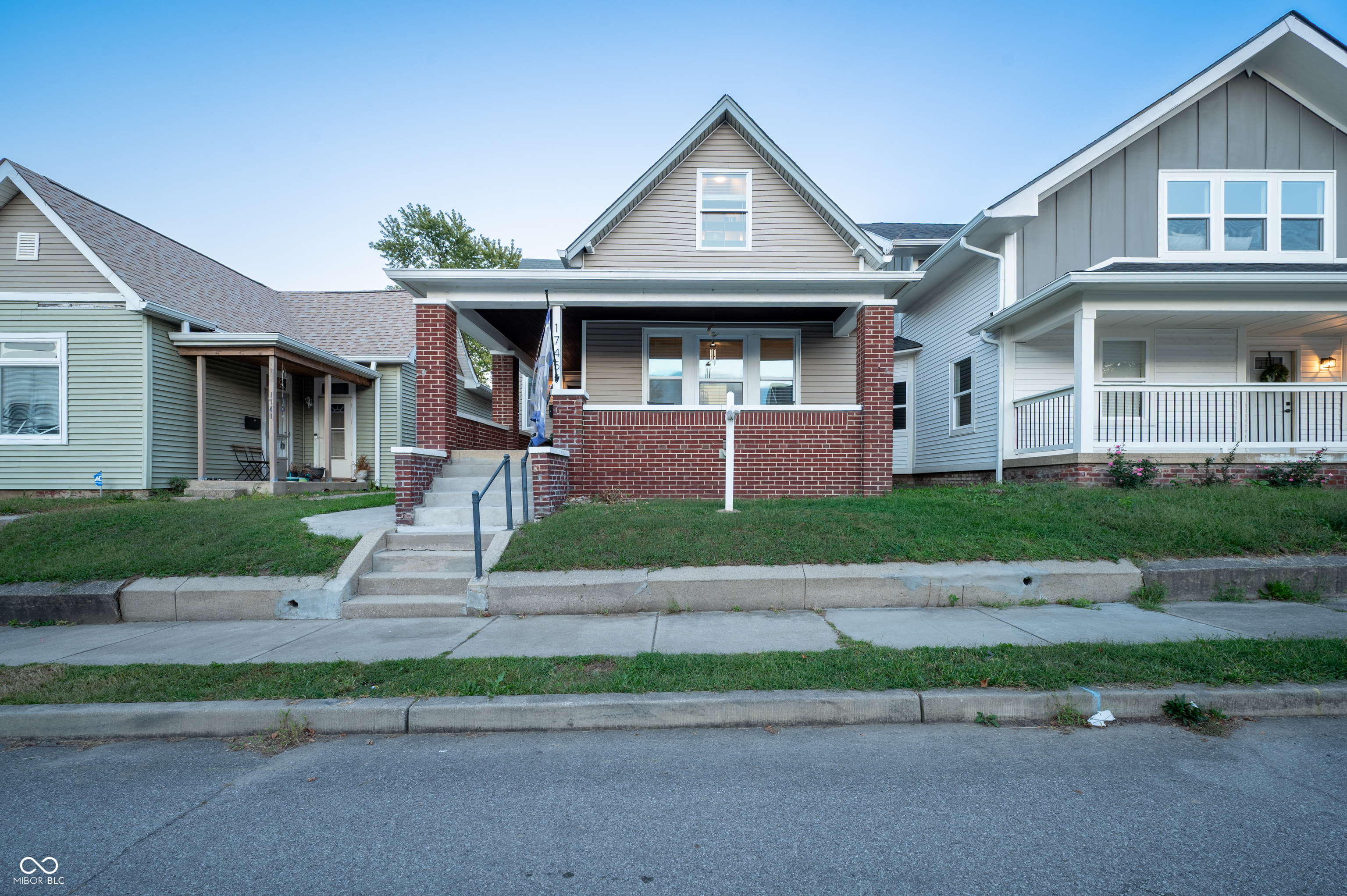 1745 Union Street Indianapolis, IN 46225 - Photo 2 of 25