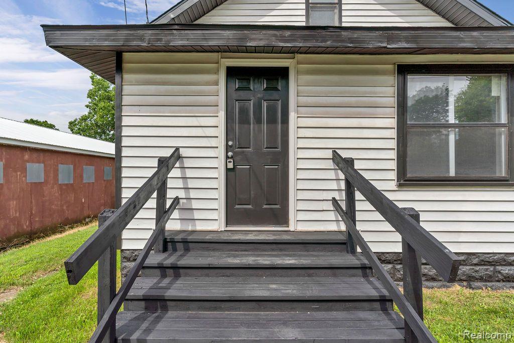 2021 Turner Road Lansing, MI 48906 - Photo 4 of 34