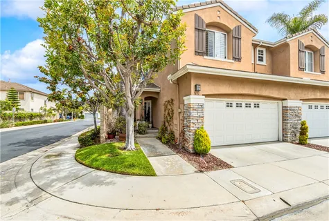$1,299,000 | 7651 Park Field Circle, Huntington Beach, CA 92648