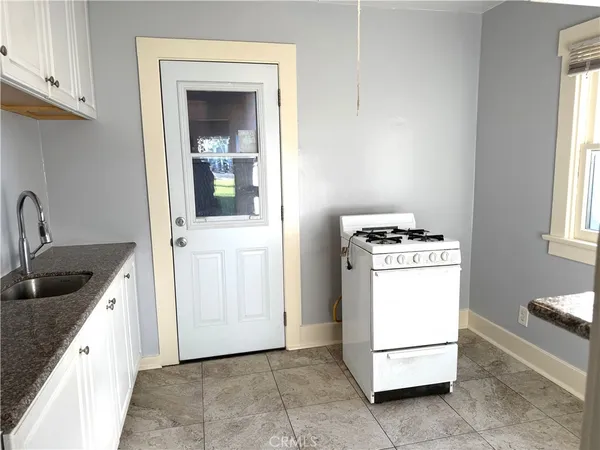 $2,200 | 509 Electric Avenue, Seal Beach, CA 90740