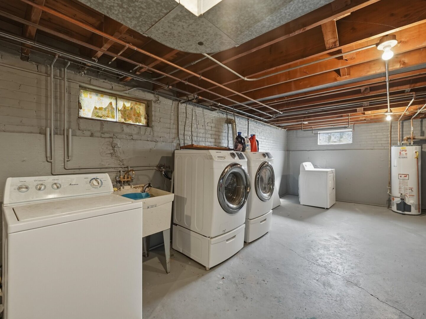 18441 Marshfield Avenue Homewood, IL 60430 - Photo 35 of 49 a utility room with dryer and washer