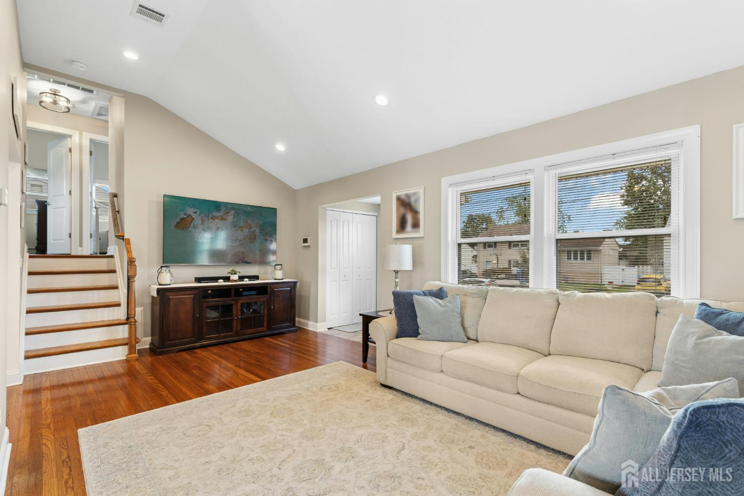 16 Neptune Place Colonia, NJ 07067 - Photo 6 of 34
