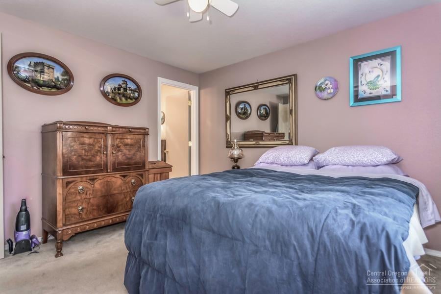 20070 Badger Road Bend, OR 97702 - Photo 13 of 25 Gallery Image 13