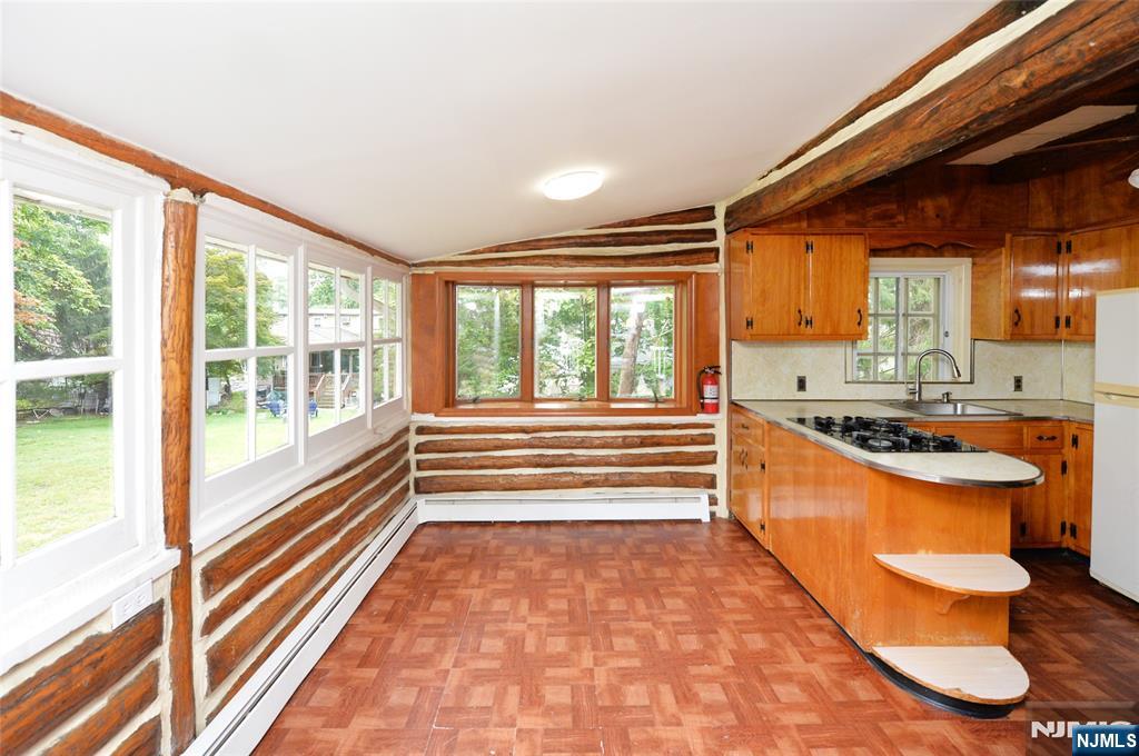 100 Tower Road Wayne, NJ 07470 - Photo 4 of 34 Gallery Image 4
